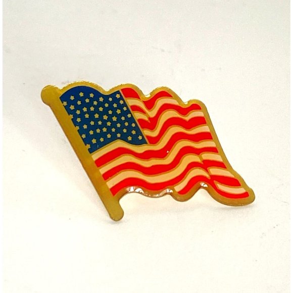 Waving USA Flag Pin Red White Blue Gold Tone Enamel with Resin Coating 1" - Picture 1 of 5